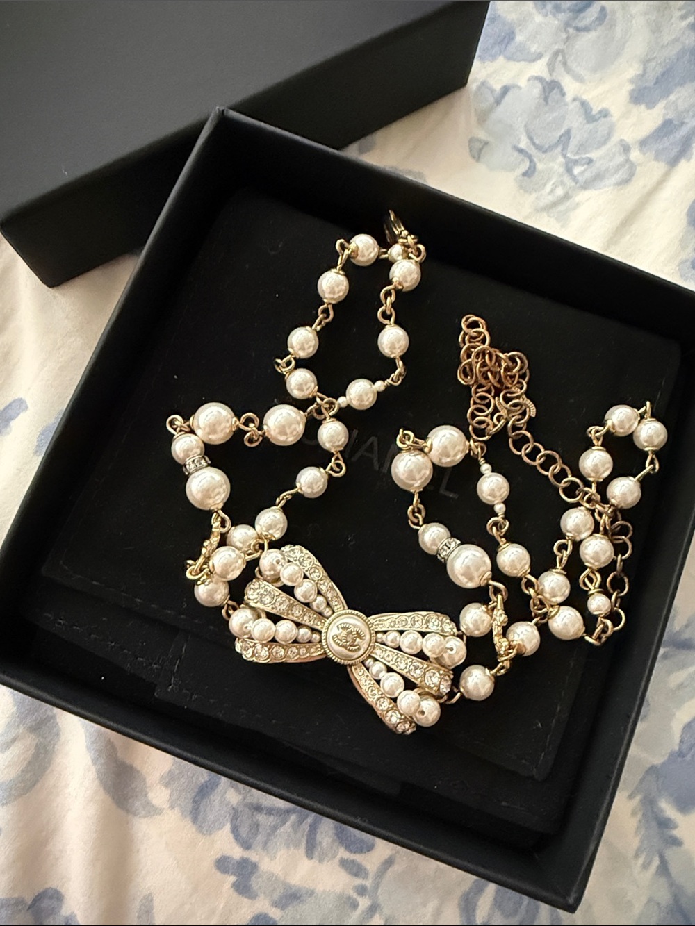 Chanel 20s Pearl and Crystal Bow Choker Necklace